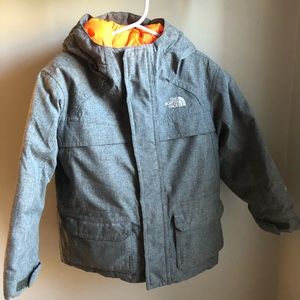Boys North Face Ski Jacket Grey 4t.  WARM!